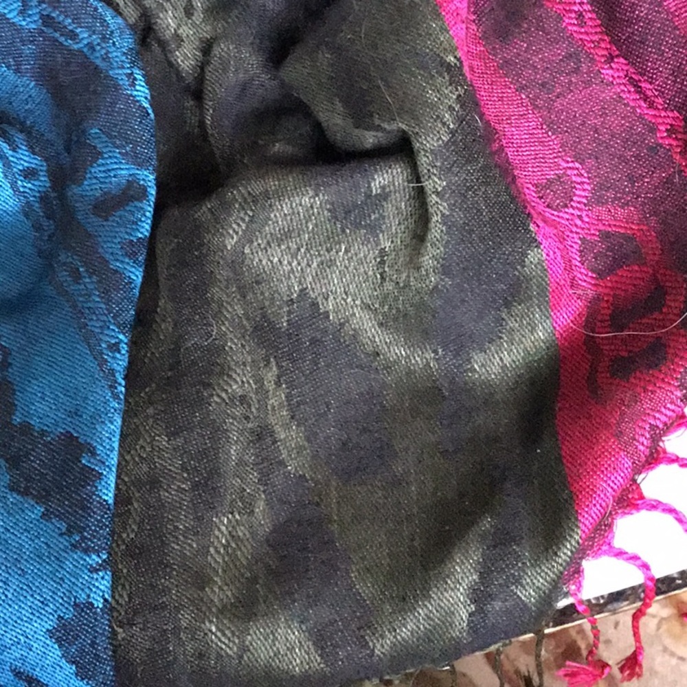 Scarf - Picture 3 of 3